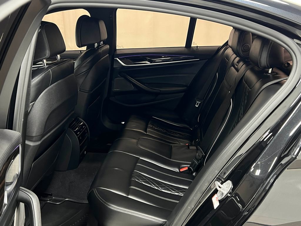 Used 2018 BMW M550i xDrive image 32