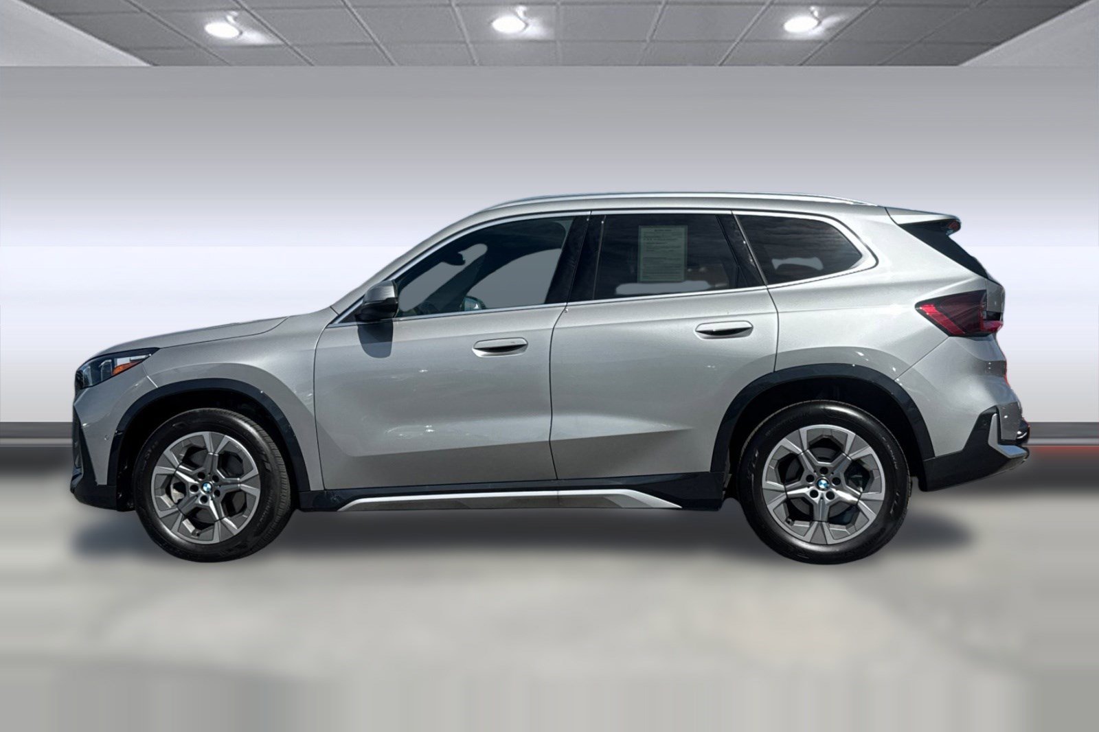 Used 2025 BMW X1 xDrive28i w/ Convenience Package image 2