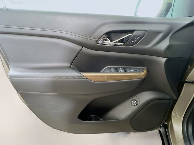 Used 2023 GMC Acadia SLE w/ Driver Convenience Package image 30