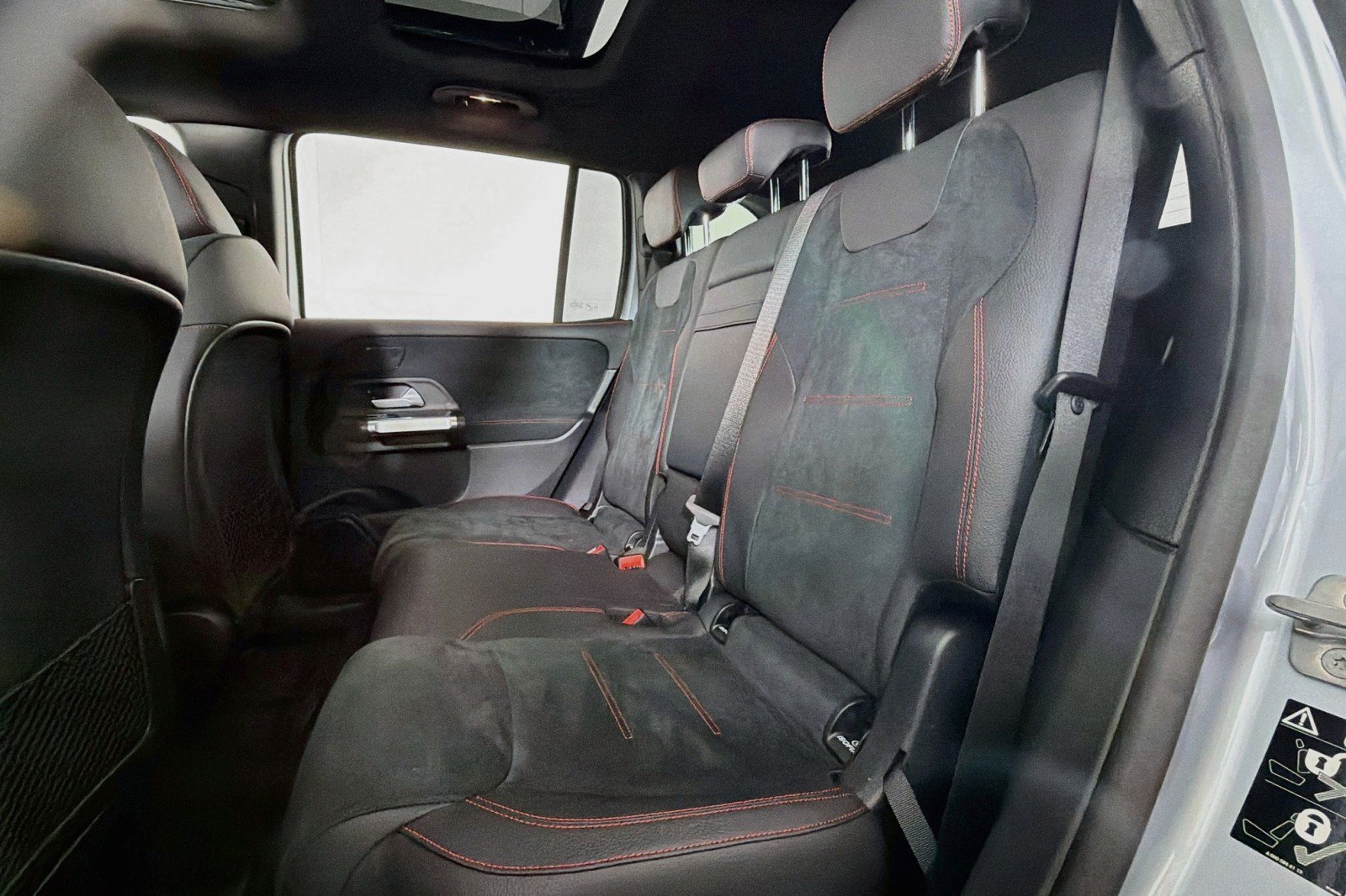 Used 2025 Mercedes-Benz GLB 250 image 7