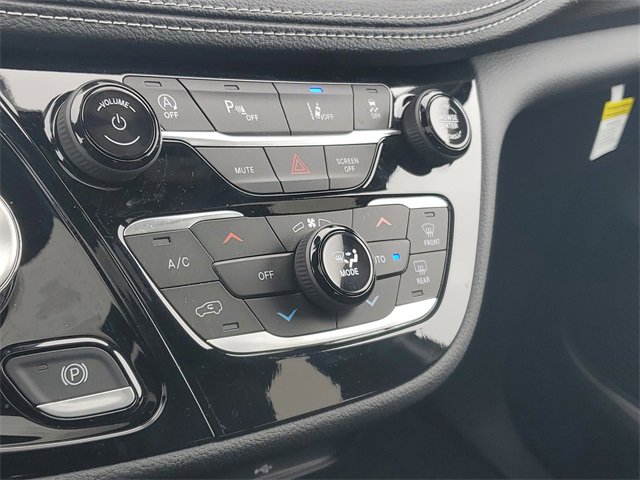 New 2026 Chrysler Pacifica Select image 28