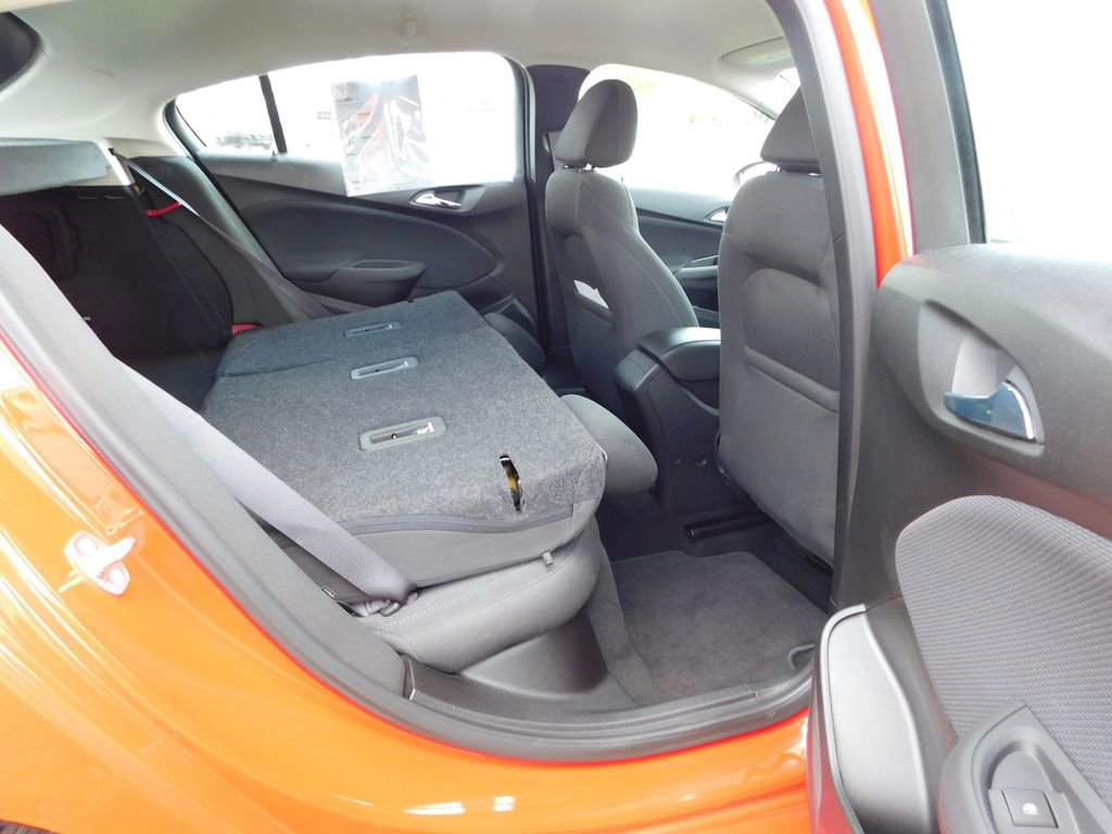 Used 2017 Chevrolet Cruze LT w/ Convenience Package FWD image 24