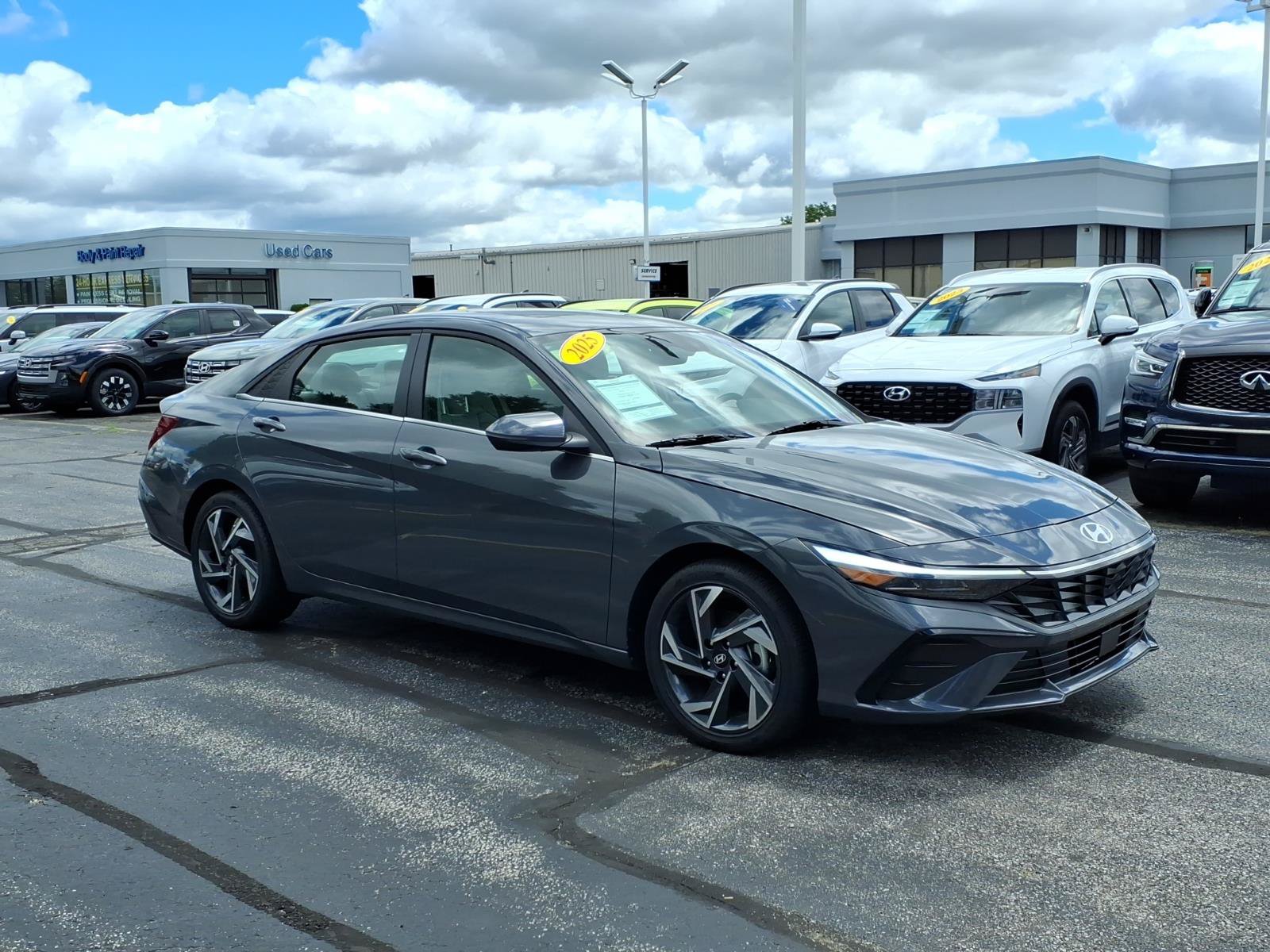 New 2025 Hyundai Elantra Limited FWD image 1