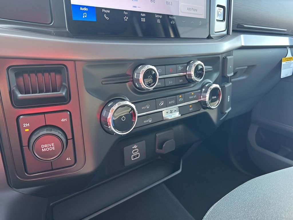 New 2025 Ford F150 XLT w/ Equipment Group 301A Standard image 27