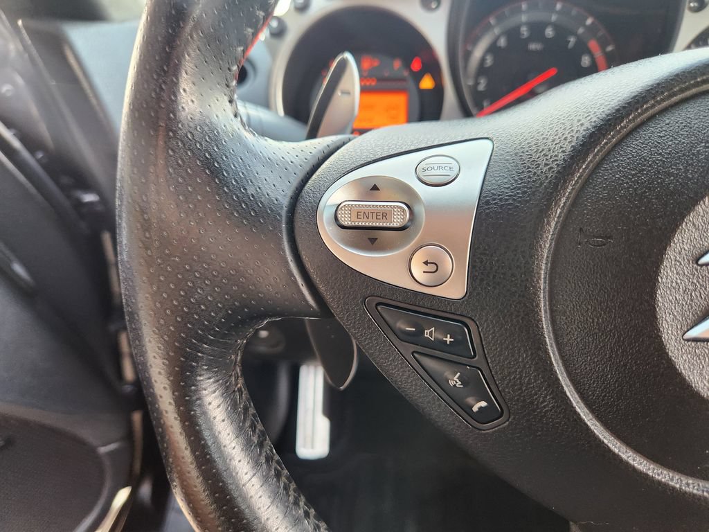 Used 2016 Nissan 370Z Touring RWD image 31