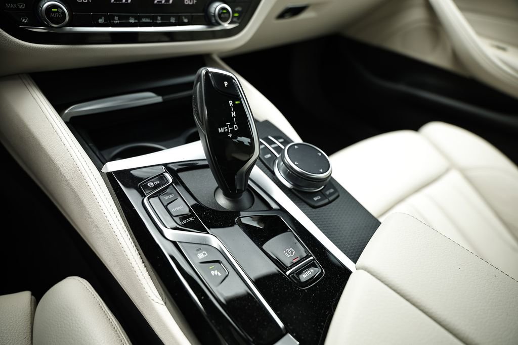 Used 2023 BMW 530e xDrive w/ M Sport Package AWD/4WD image 37