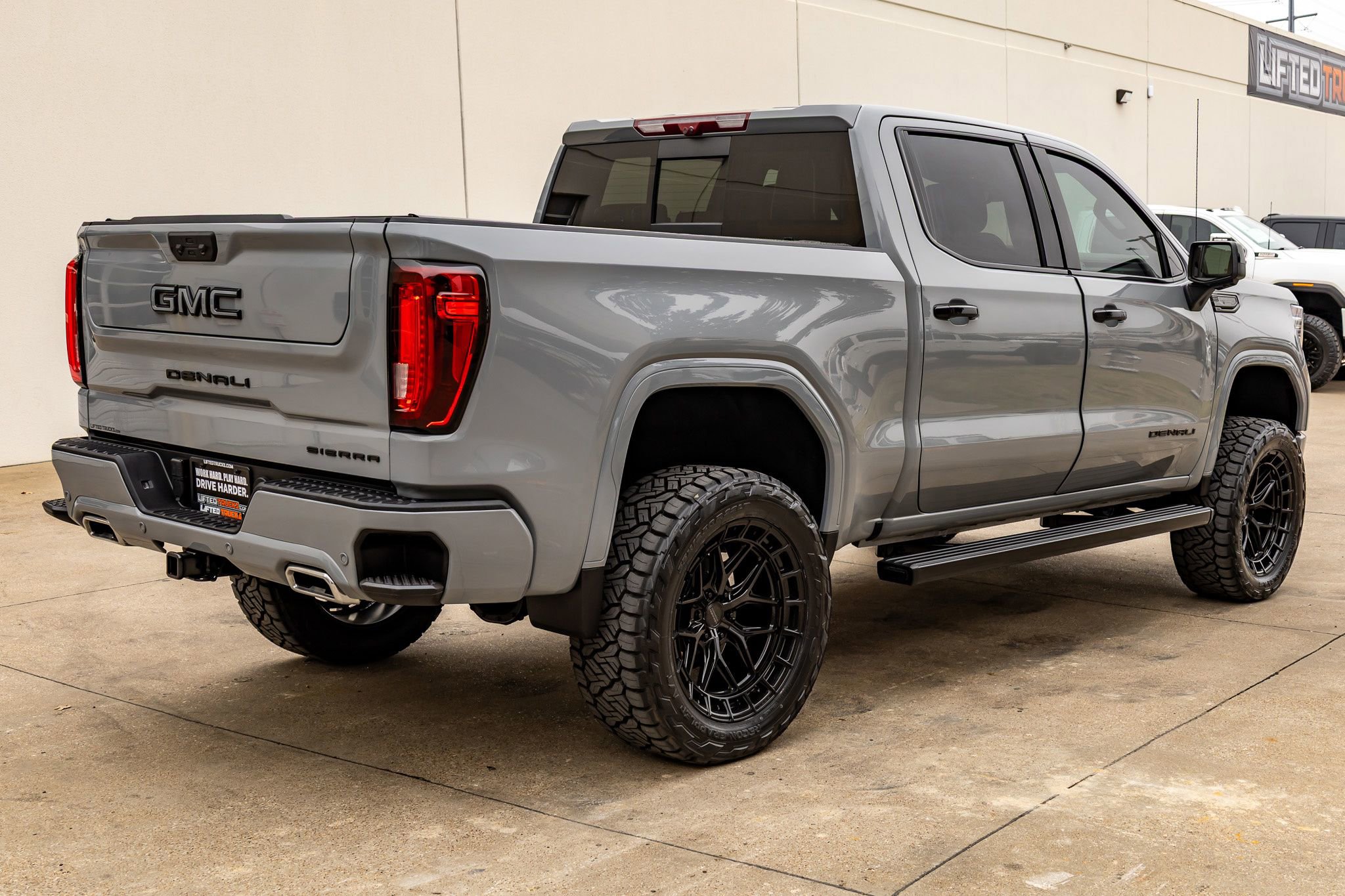 Used 2025 GMC Sierra 1500 Denali Ultimate image 10