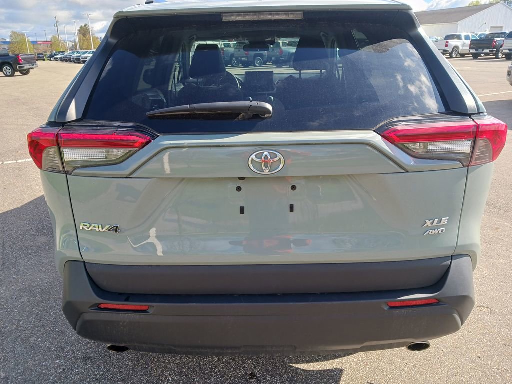 Used 2020 Toyota RAV4 XLE w/ Convenience Package AWD/4WD image 6