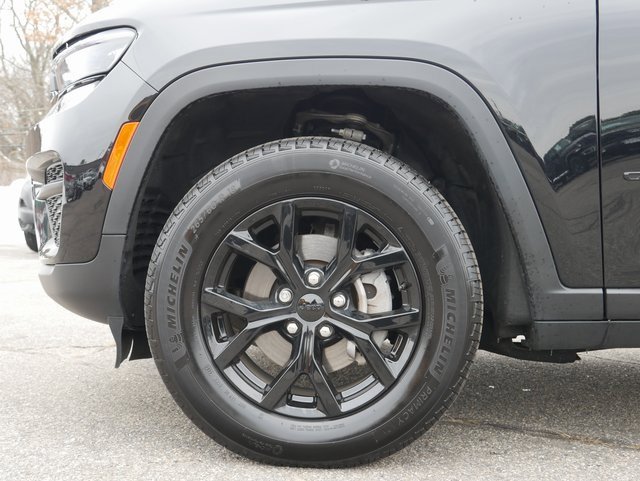 Used 2025 Jeep Grand Cherokee Altitude image 10