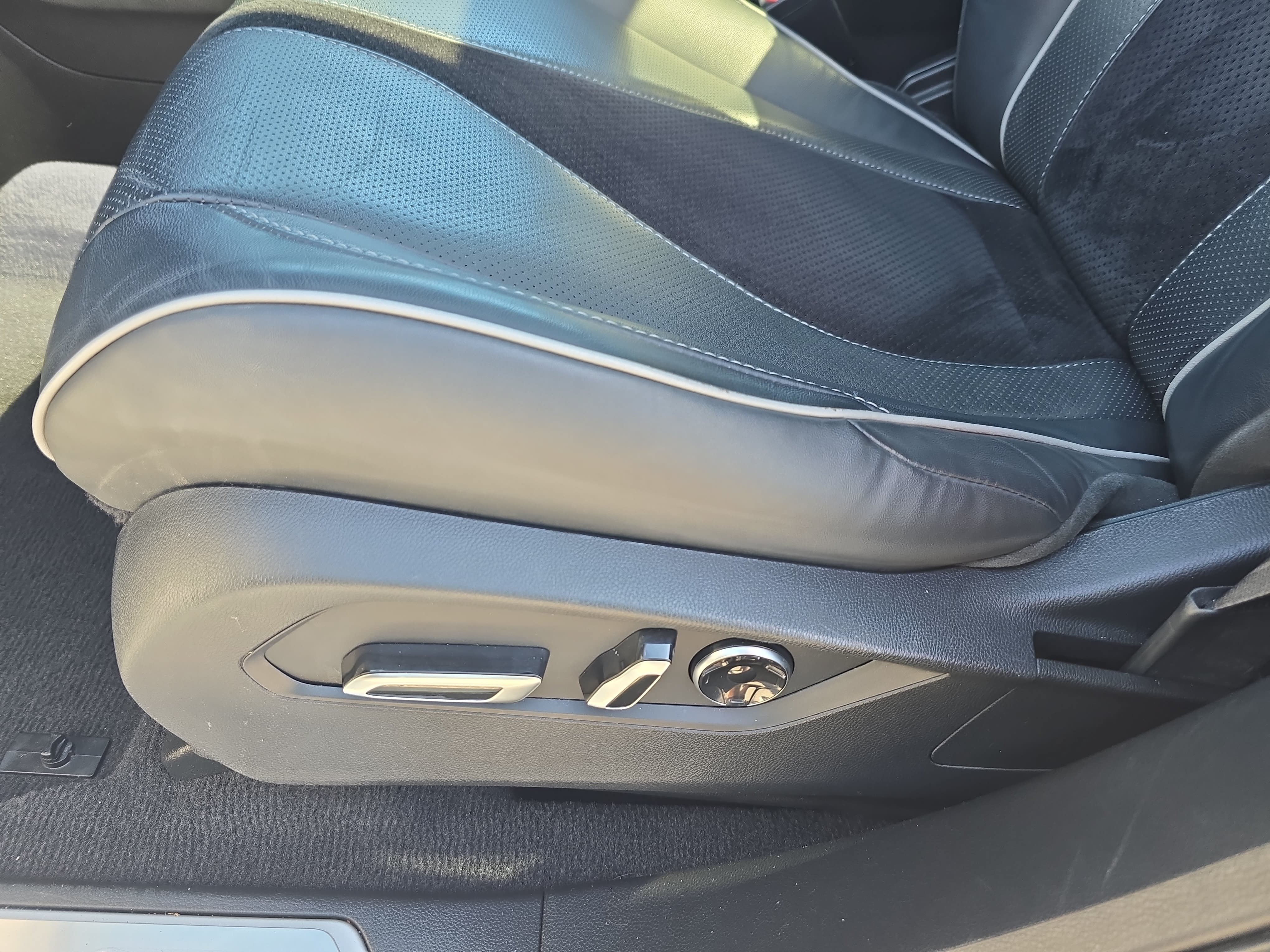 Used 2021 Acura RDX w/ Advance Package FWD image 29