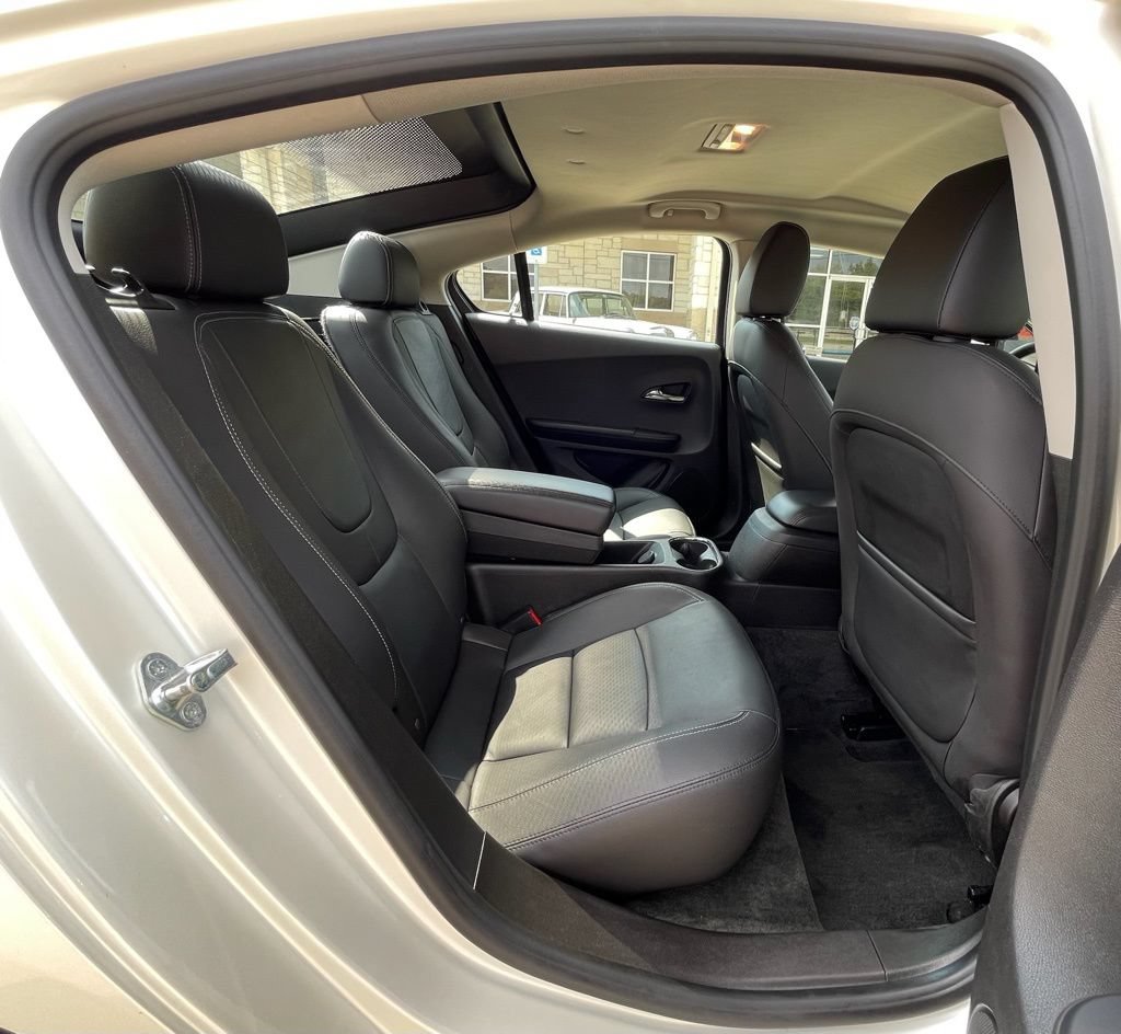 Used 2014 Chevrolet Volt Premium w/ Premium Trim Package FWD image 30
