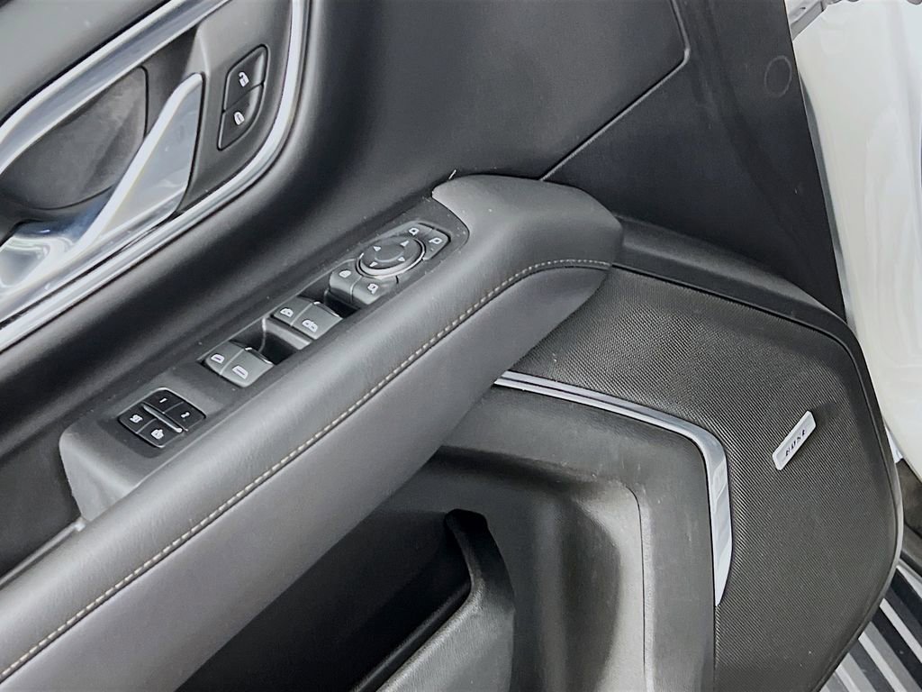 Certified 2023 Chevrolet Suburban High Country w/ LPO, Illumination Package image 17