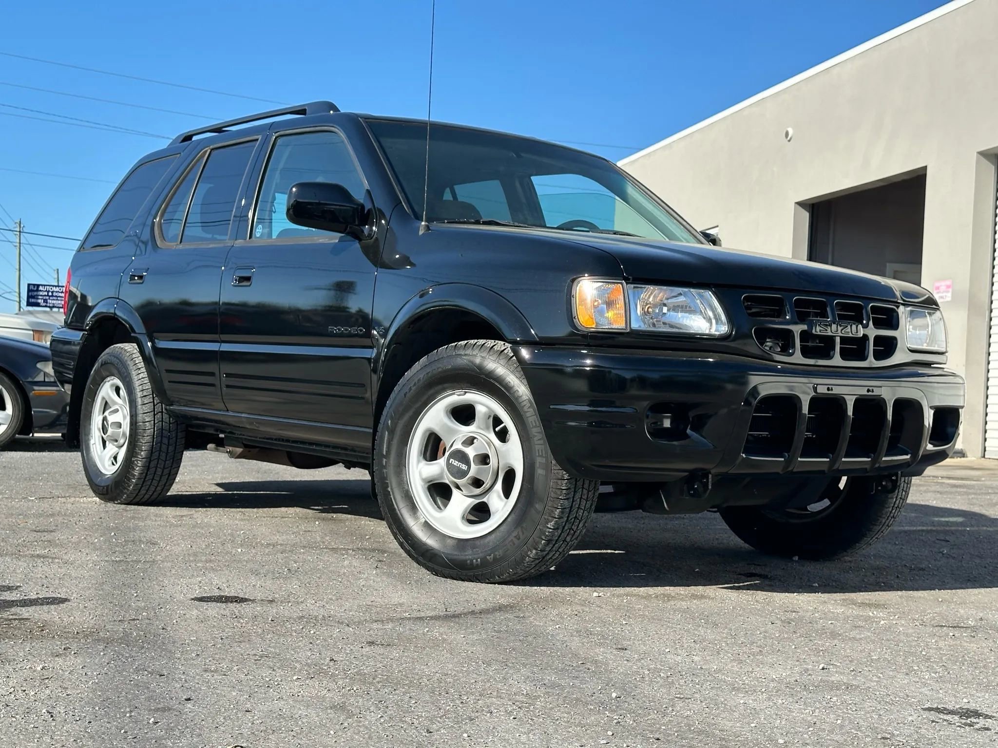 Used 2001 Isuzu Rodeo S image 6