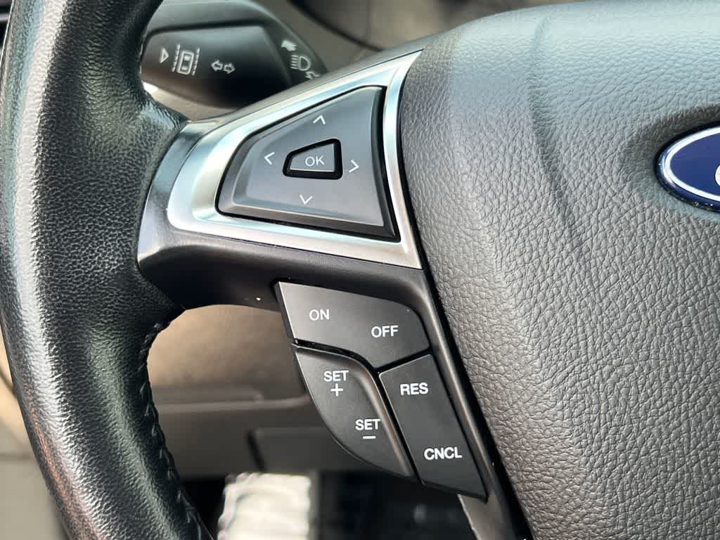 Used 2022 Ford Edge Titanium AWD/4WD image 26