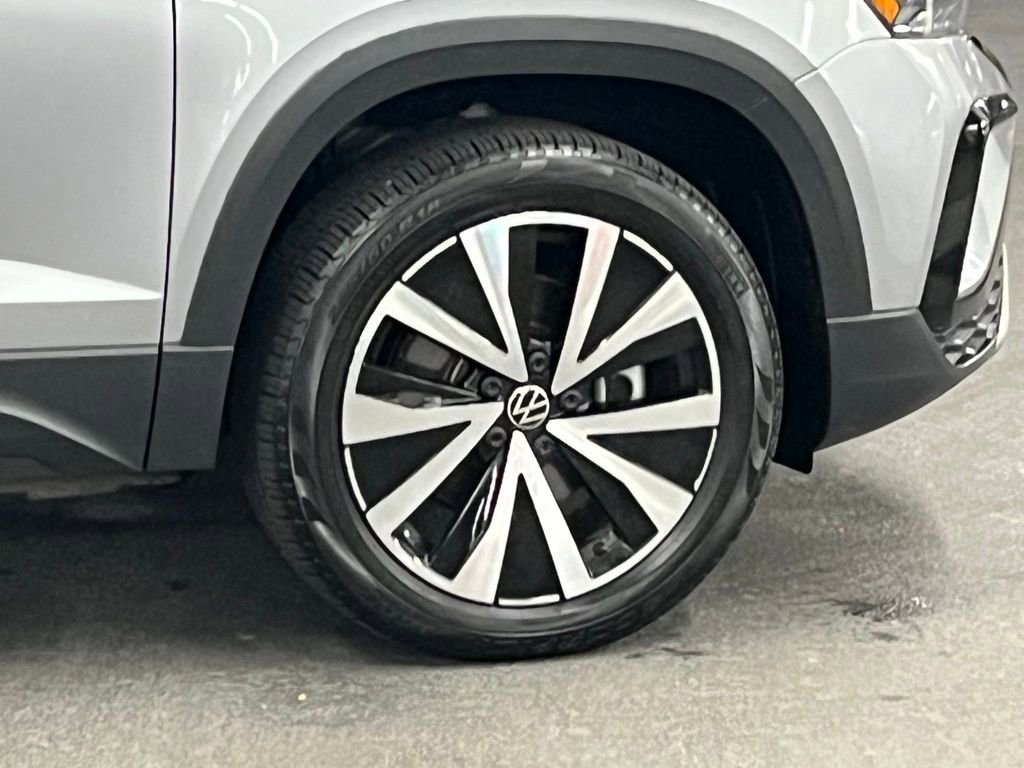 Used 2023 Volkswagen Taos SE w/ Panoramic Sunroof Package image 39