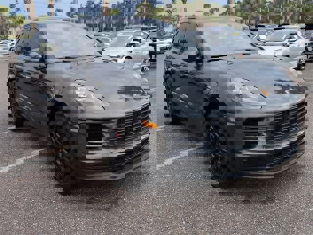 Used 2021 Porsche Macan S w/ Premium Package image 2