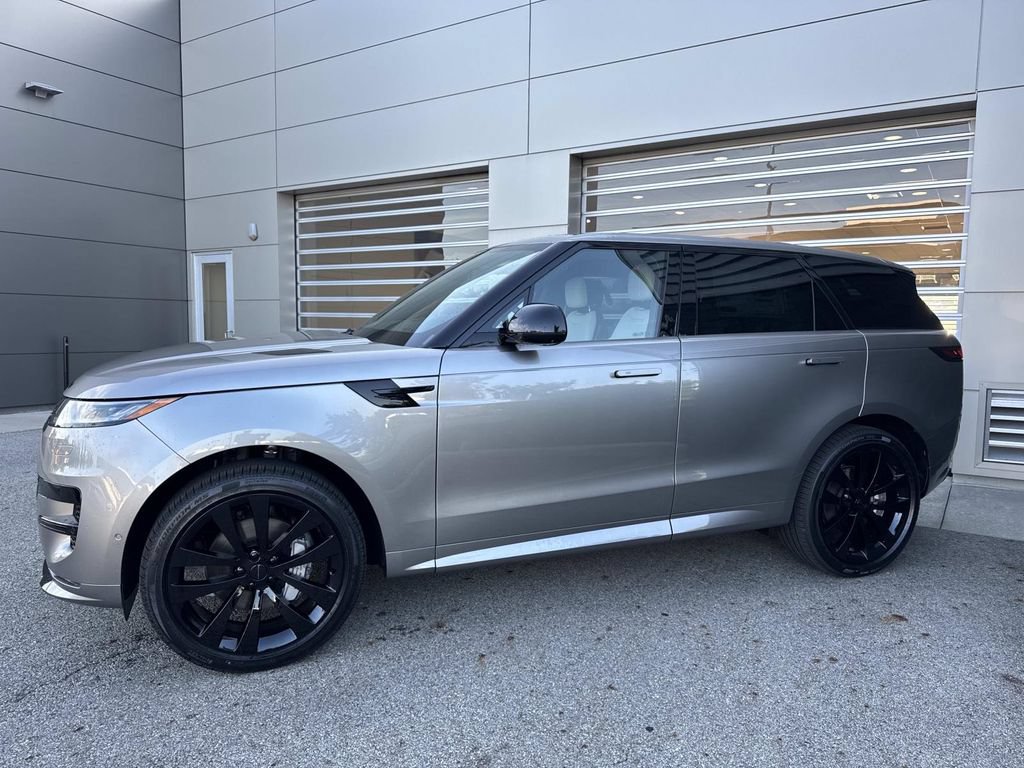 New 2026 Land Rover Range Rover Sport Dynamic SE AWD/4WD image 3