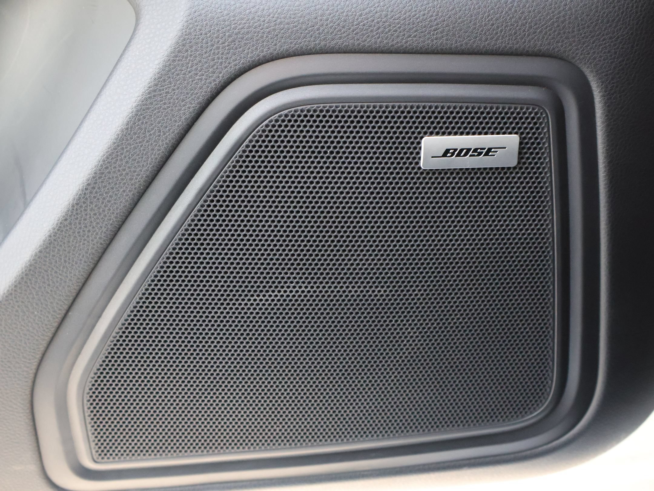 Used 2023 Porsche Macan AWD/4WD image 14