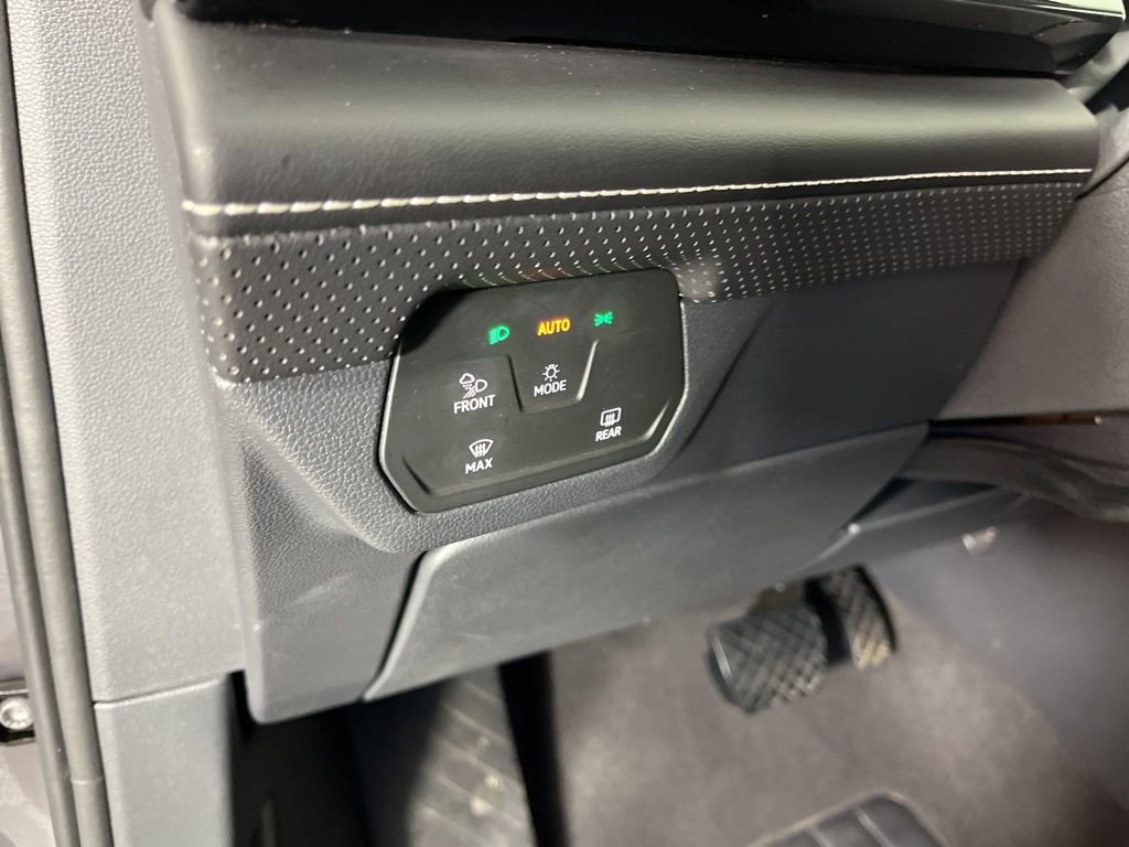 Used 2024 Volkswagen Atlas SE image 29