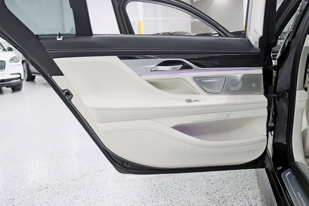Used 2022 BMW ALPINA B7 xDrive w/ Luxury Rear Seating Package image 42