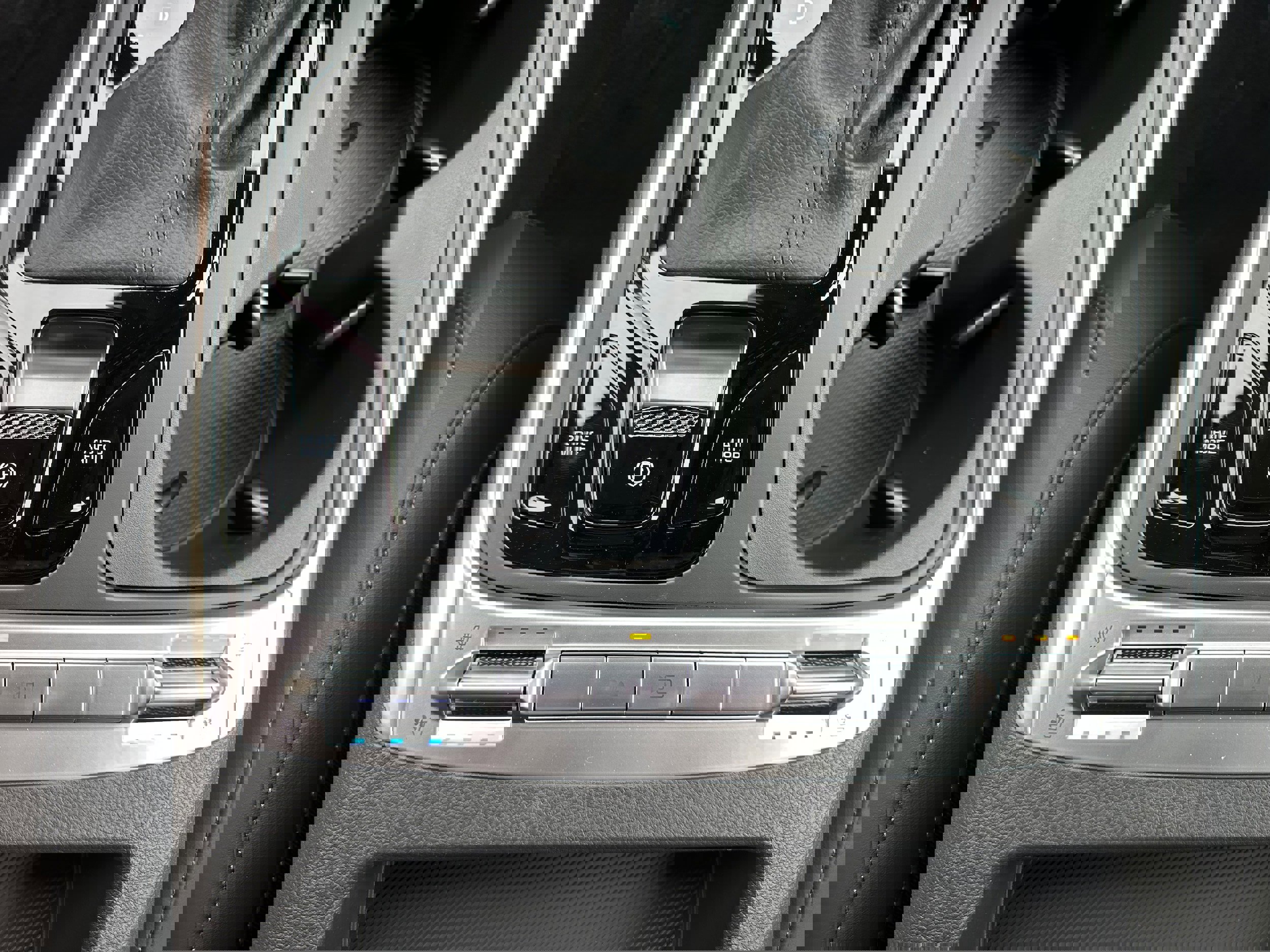 New 2026 Kia Carnival SX w/ SX Dark Edition Package image 38