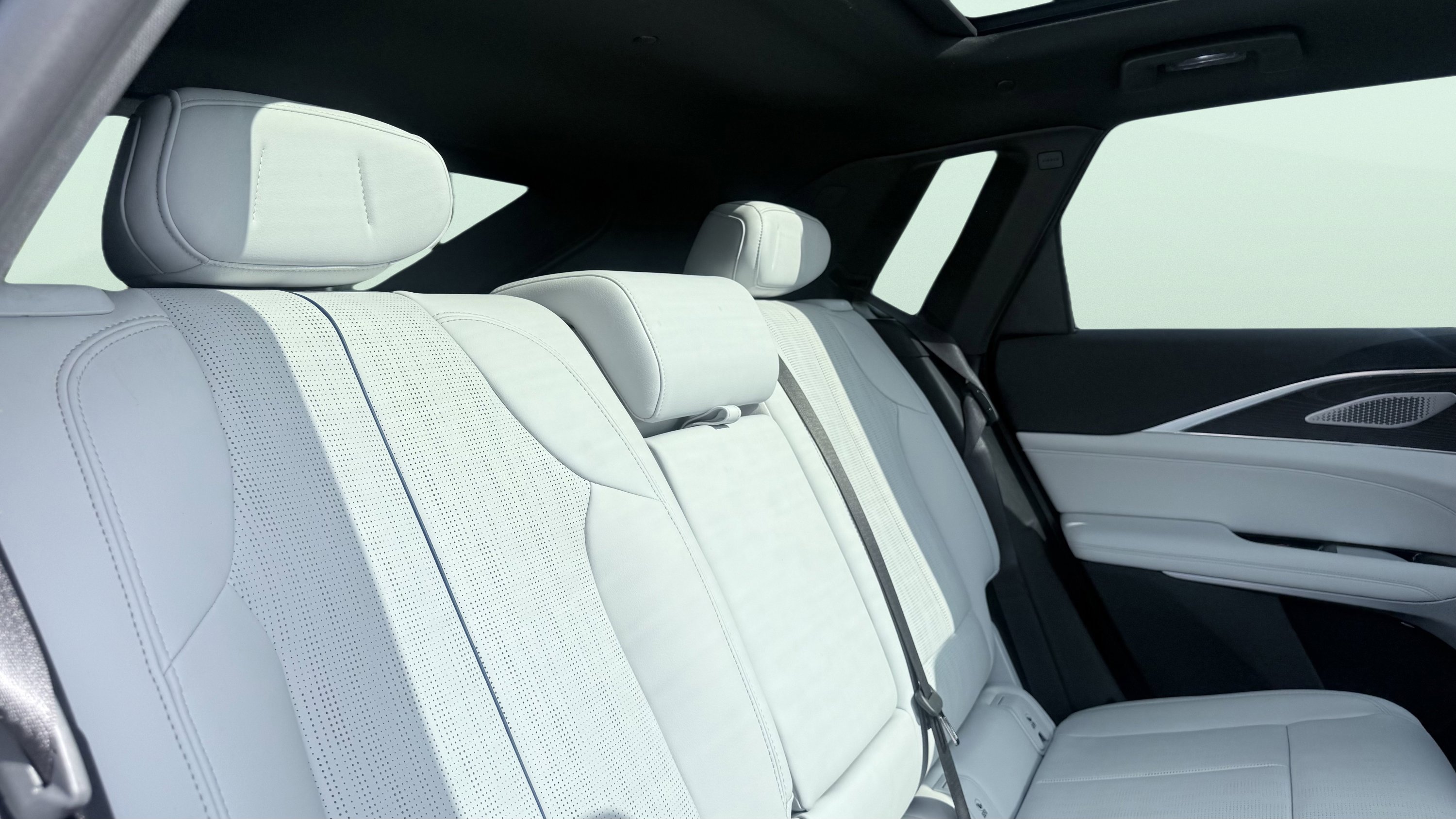 Used 2024 Cadillac Lyriq Luxury AWD/4WD image 44