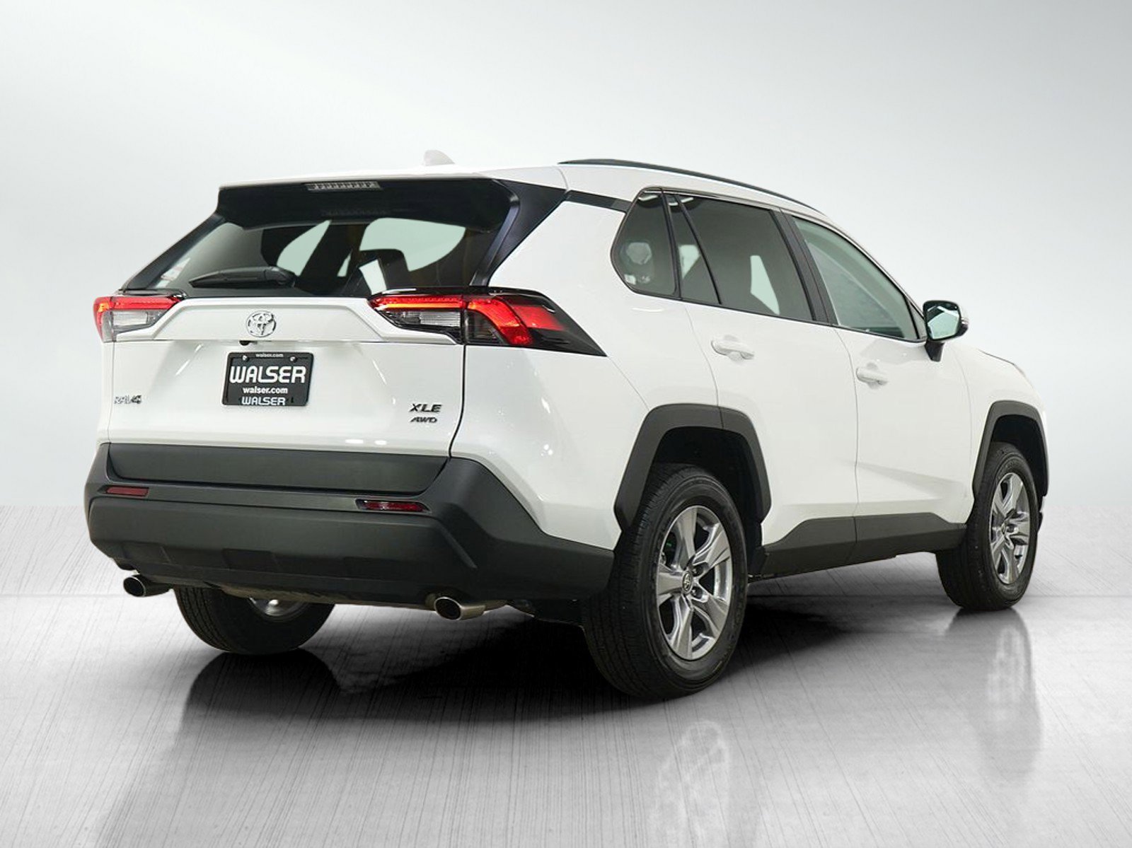 Used 2025 Toyota RAV4 XLE w/ Convenience Package AWD/4WD image 5