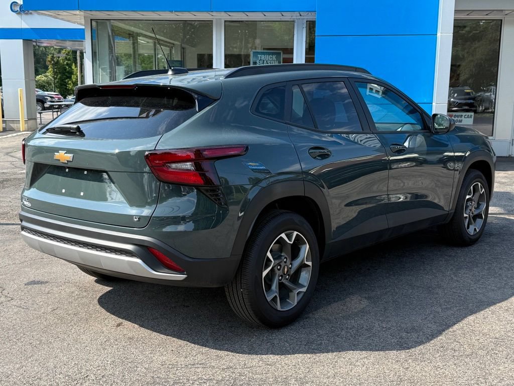 New 2026 Chevrolet Trax LT w/ LT Convenience Package FWD image 5