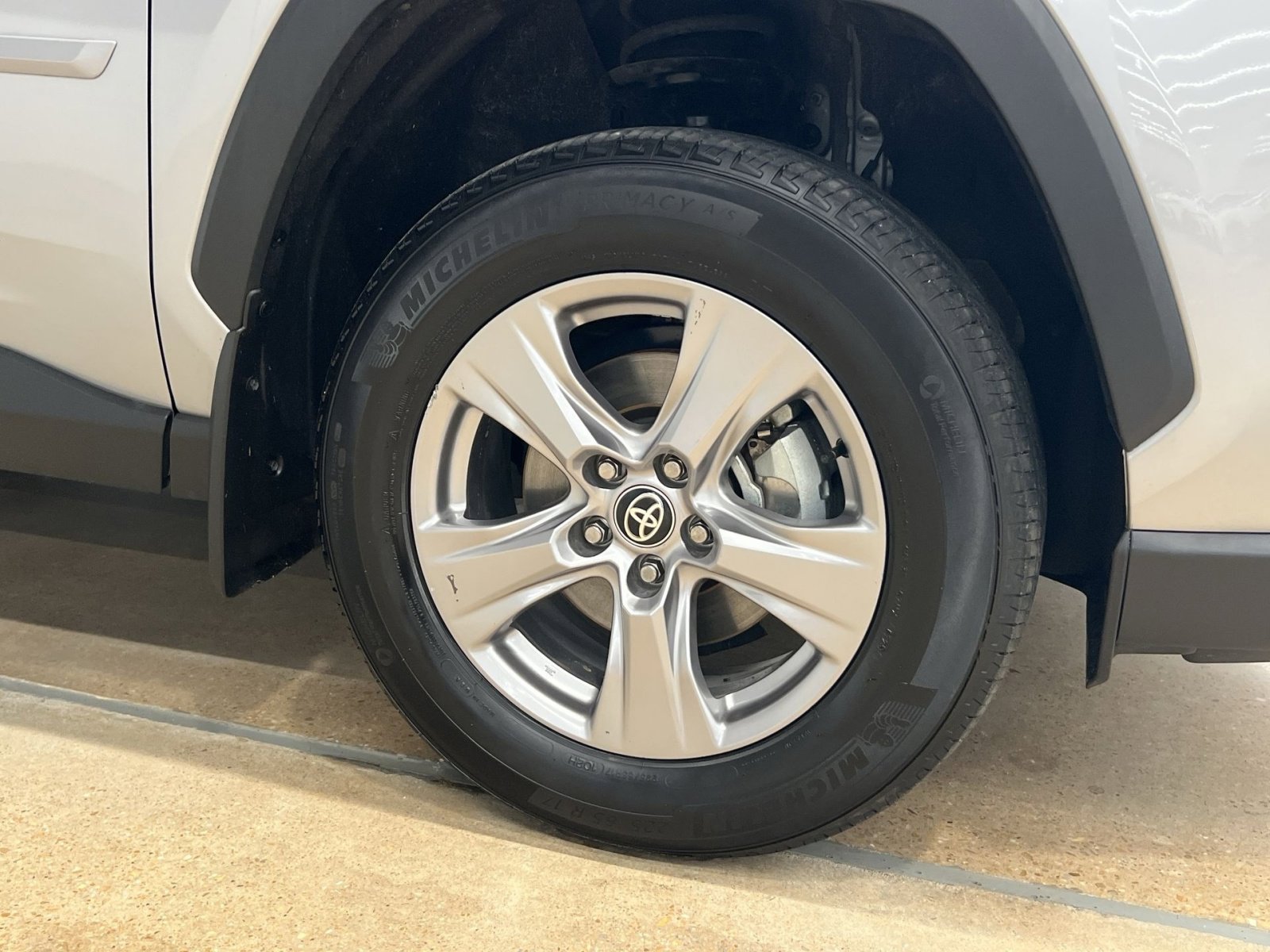 Used 2025 Toyota RAV4 XLE w/ Convenience Package image 10