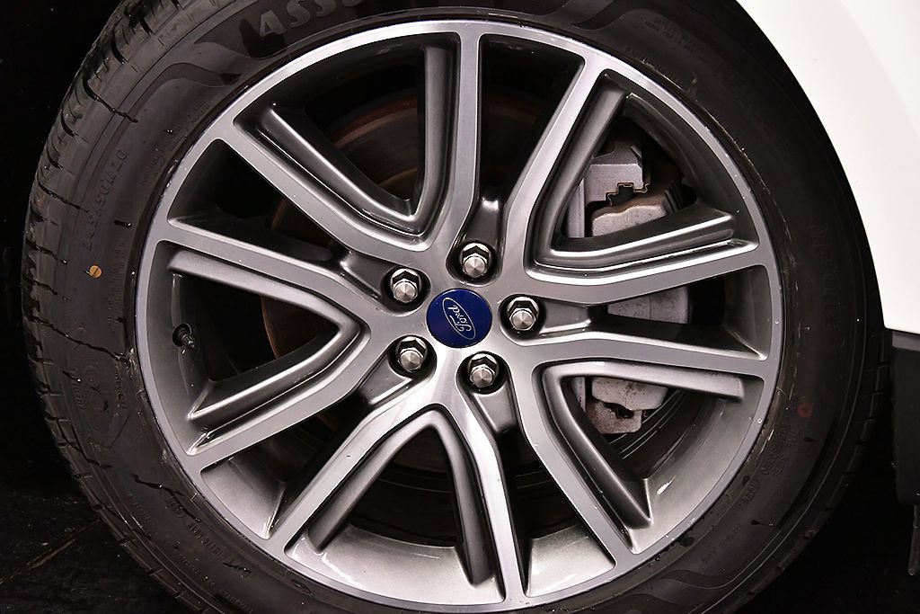 Used 2022 Ford Edge Titanium AWD/4WD image 11