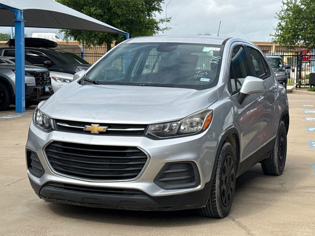 Used 2017 Chevrolet Trax LS image 2