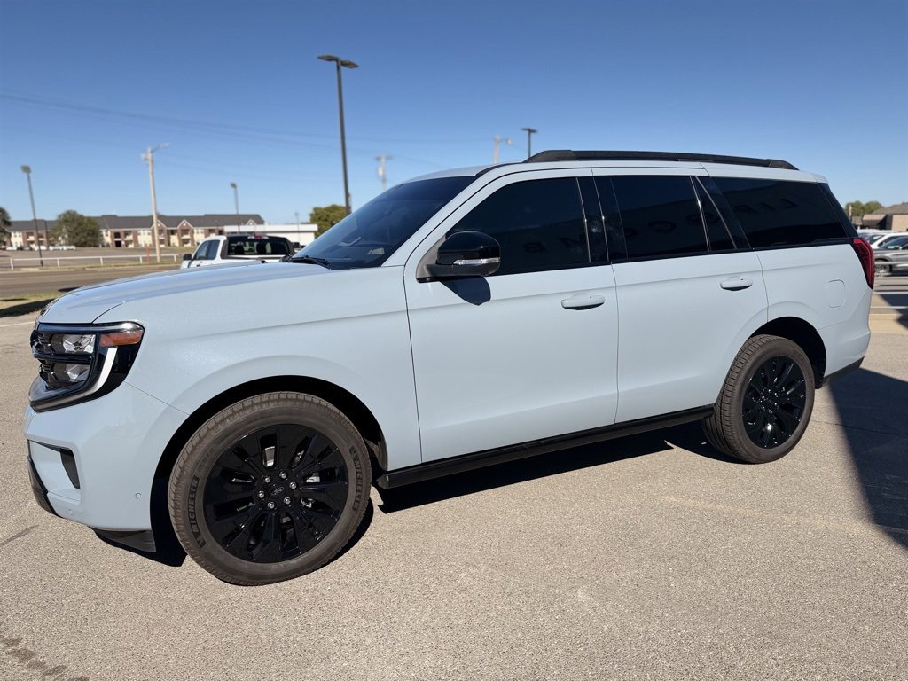 Used 2025 Ford Expedition Platinum w/ Stealth Appearance Package image 14