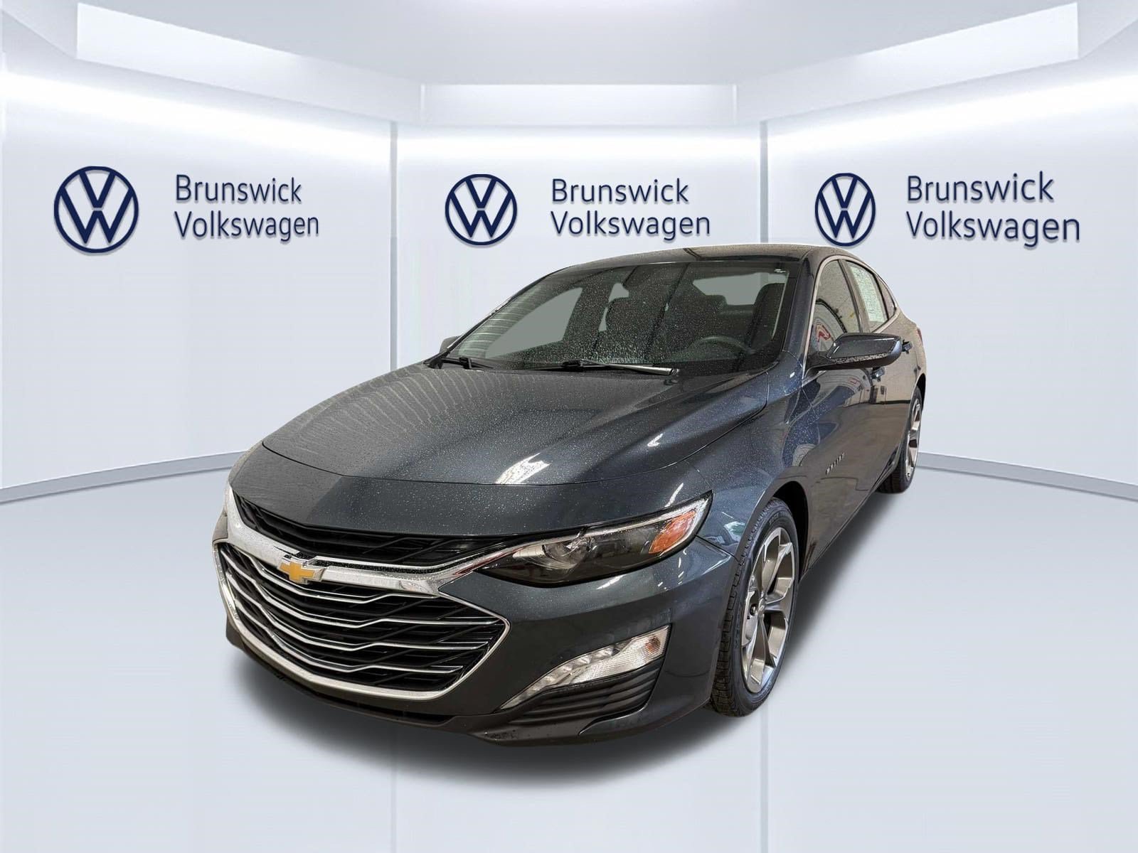 Used 2020 Chevrolet Malibu LT FWD image 1