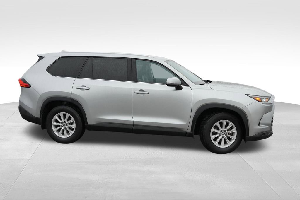 Used 2024 Toyota Grand Highlander XLE image 4