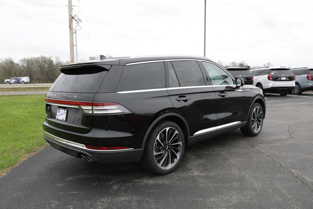 Used 2023 Lincoln Aviator Reserve w/ Equipment Group 201A image 13