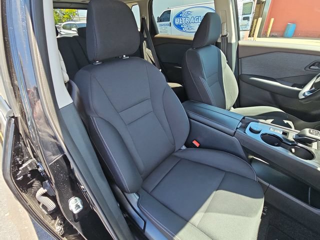 Used 2023 Nissan Rogue S AWD/4WD image 30