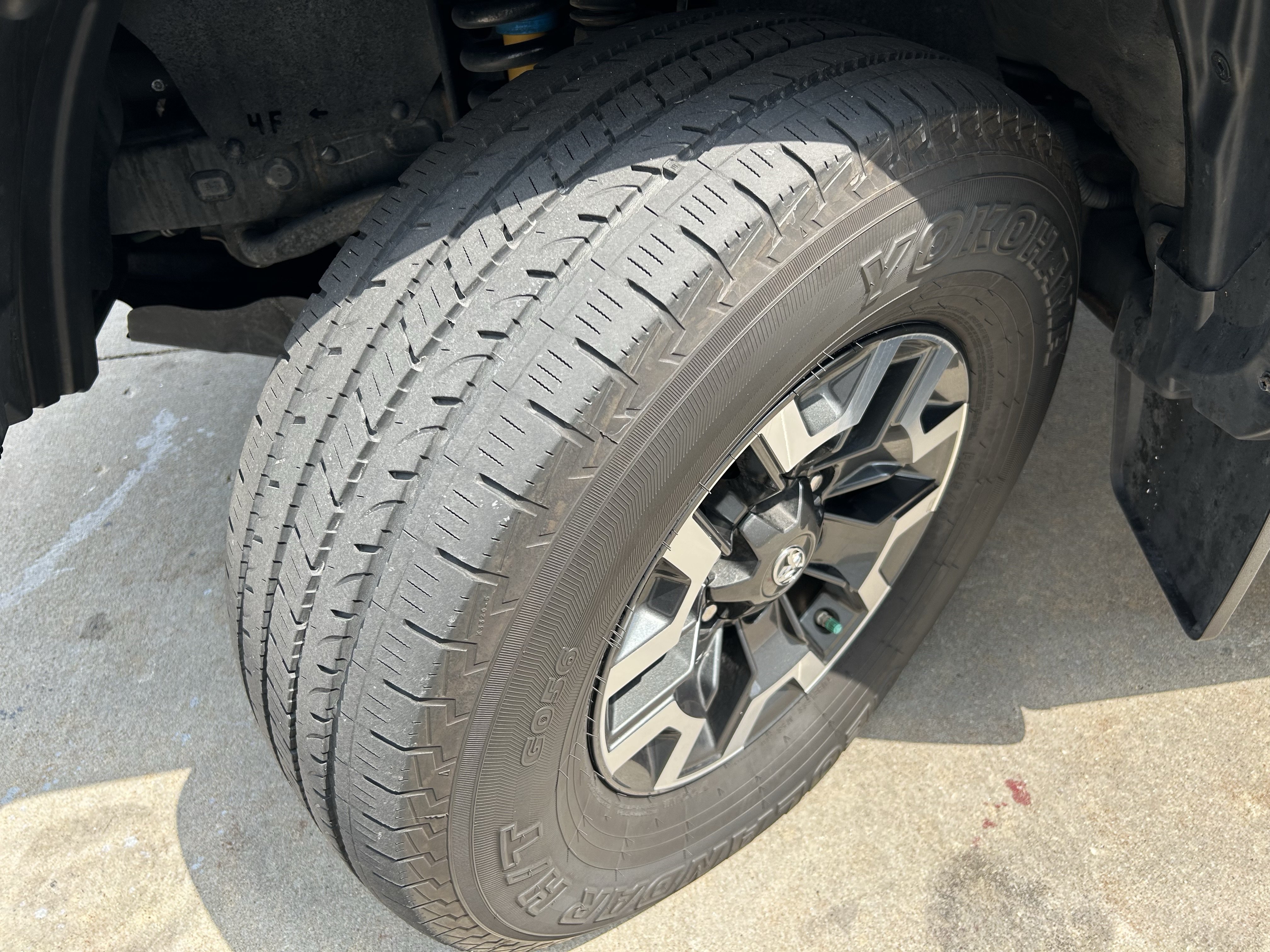 Certified 2020 Toyota Tacoma TRD Off-Road AWD/4WD image 11