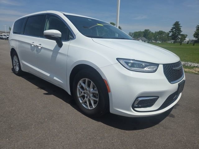 Used 2023 Chrysler Pacifica Touring-L FWD 360° Tour