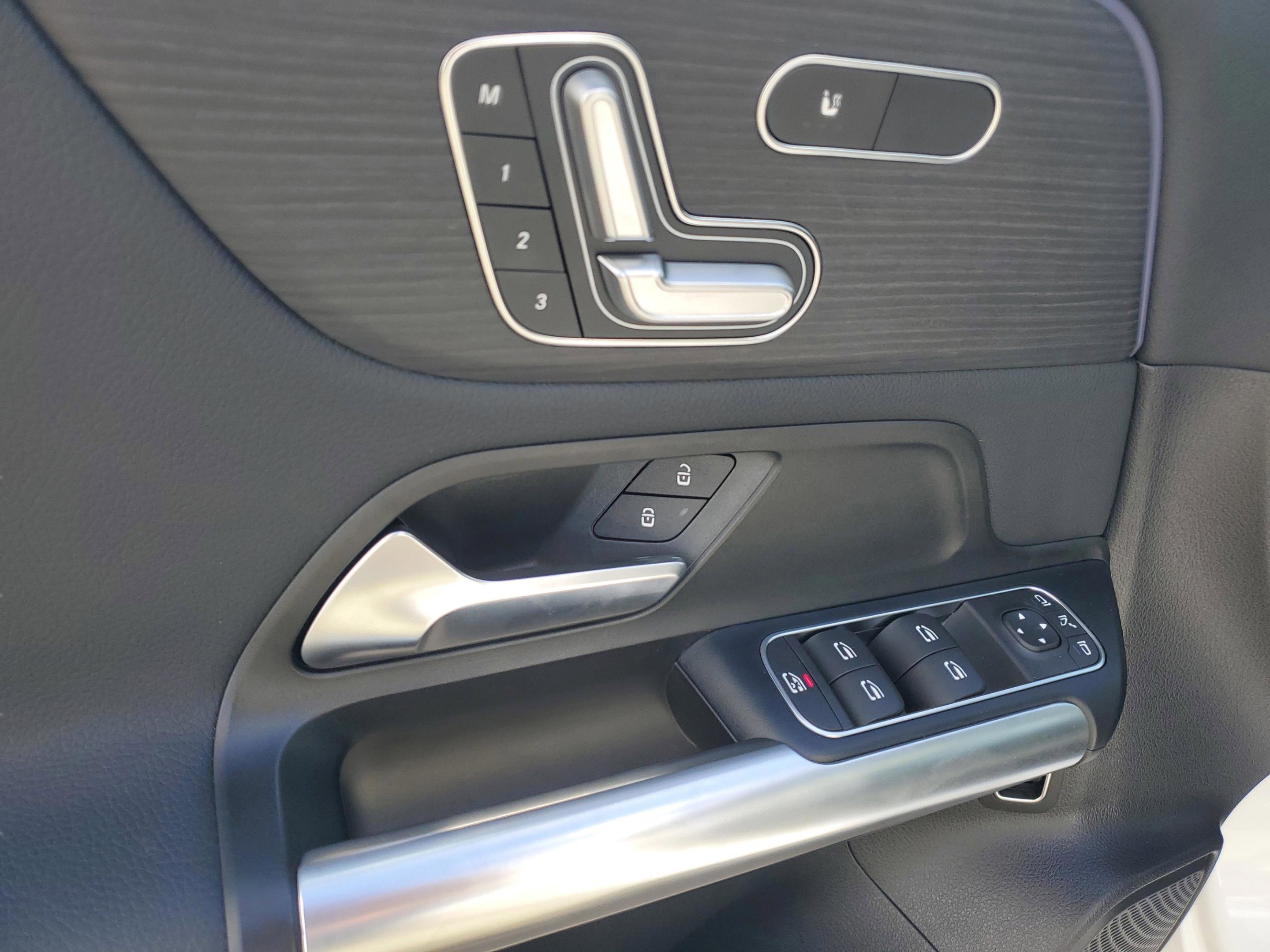 Certified 2025 Mercedes-Benz GLA 250 image 20