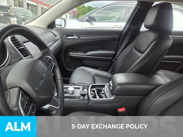 Used 2021 Chrysler 300 Touring L RWD image 3