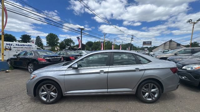 Used 2024 Volkswagen Jetta SE FWD image 8