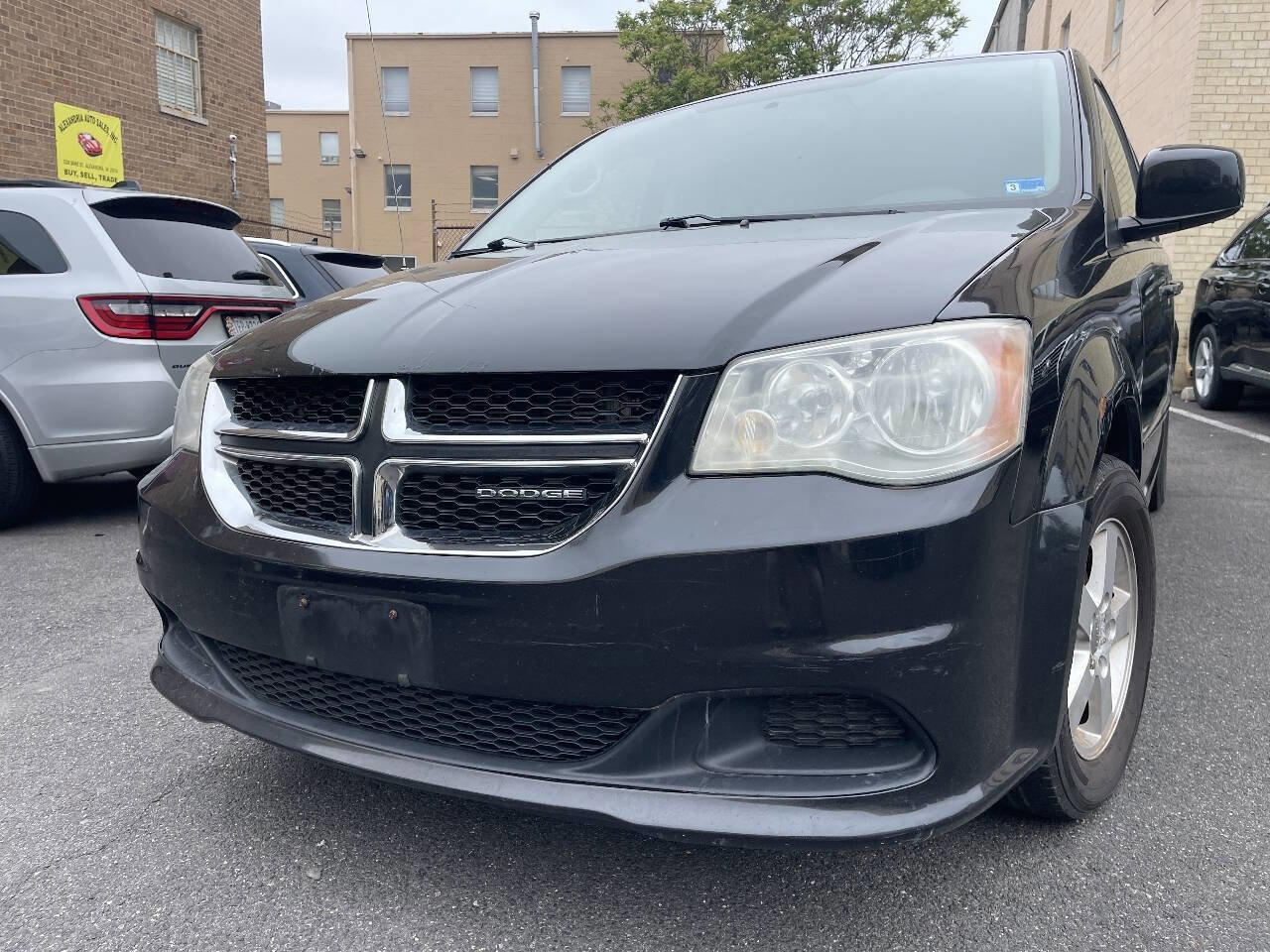 Used 2012 Dodge Grand Caravan SXT FWD image 2