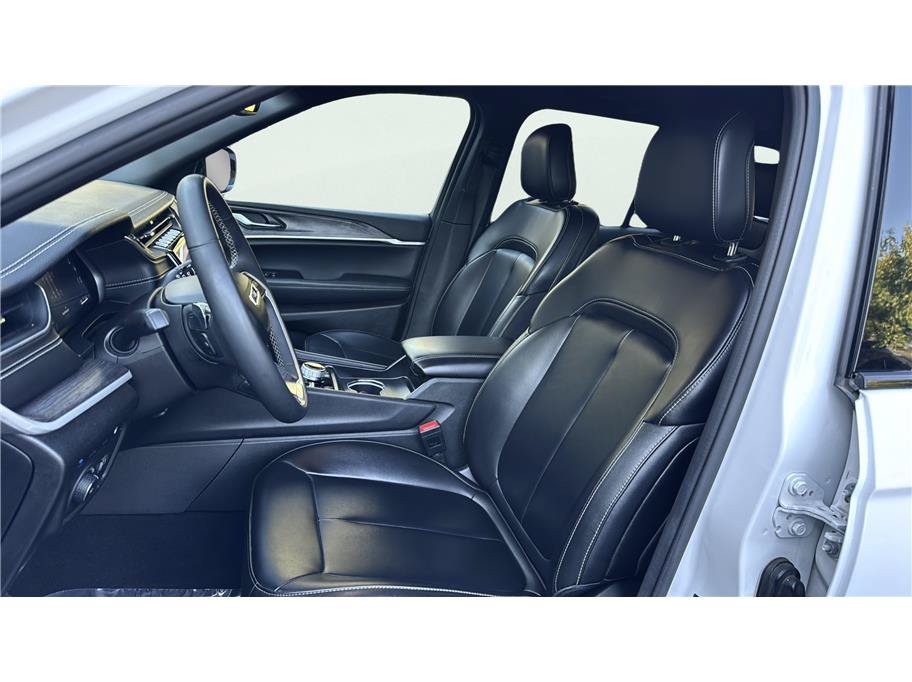 Used 2024 Jeep Grand Cherokee Limited 4xe AWD/4WD image 17