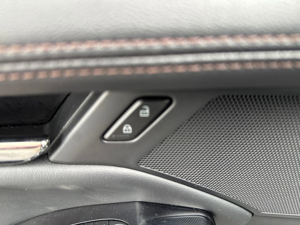 Certified 2025 MAZDA MAZDA3 s image 12