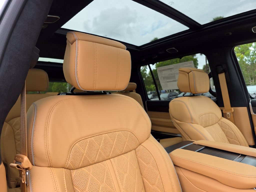 New 2027 Jeep Grand Wagoneer Summit AWD/4WD image 16