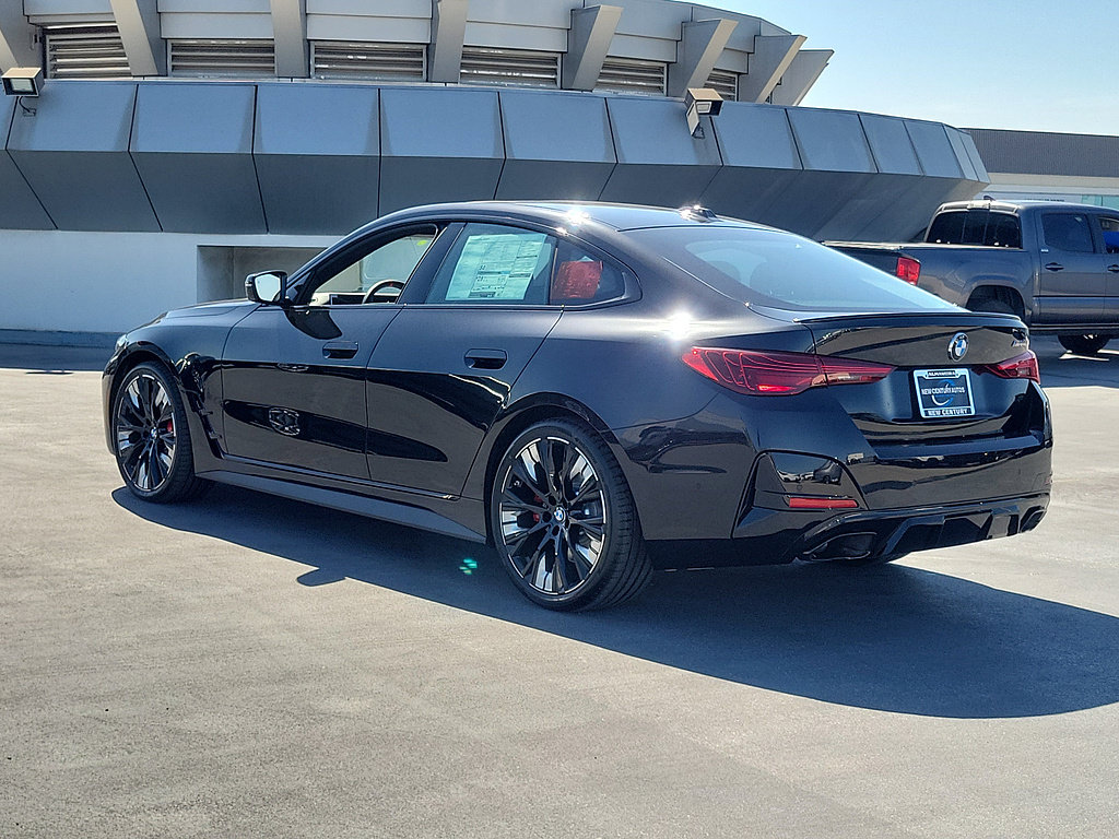 New 2026 BMW M440i w/ Parking Assistance Package RWD image 2