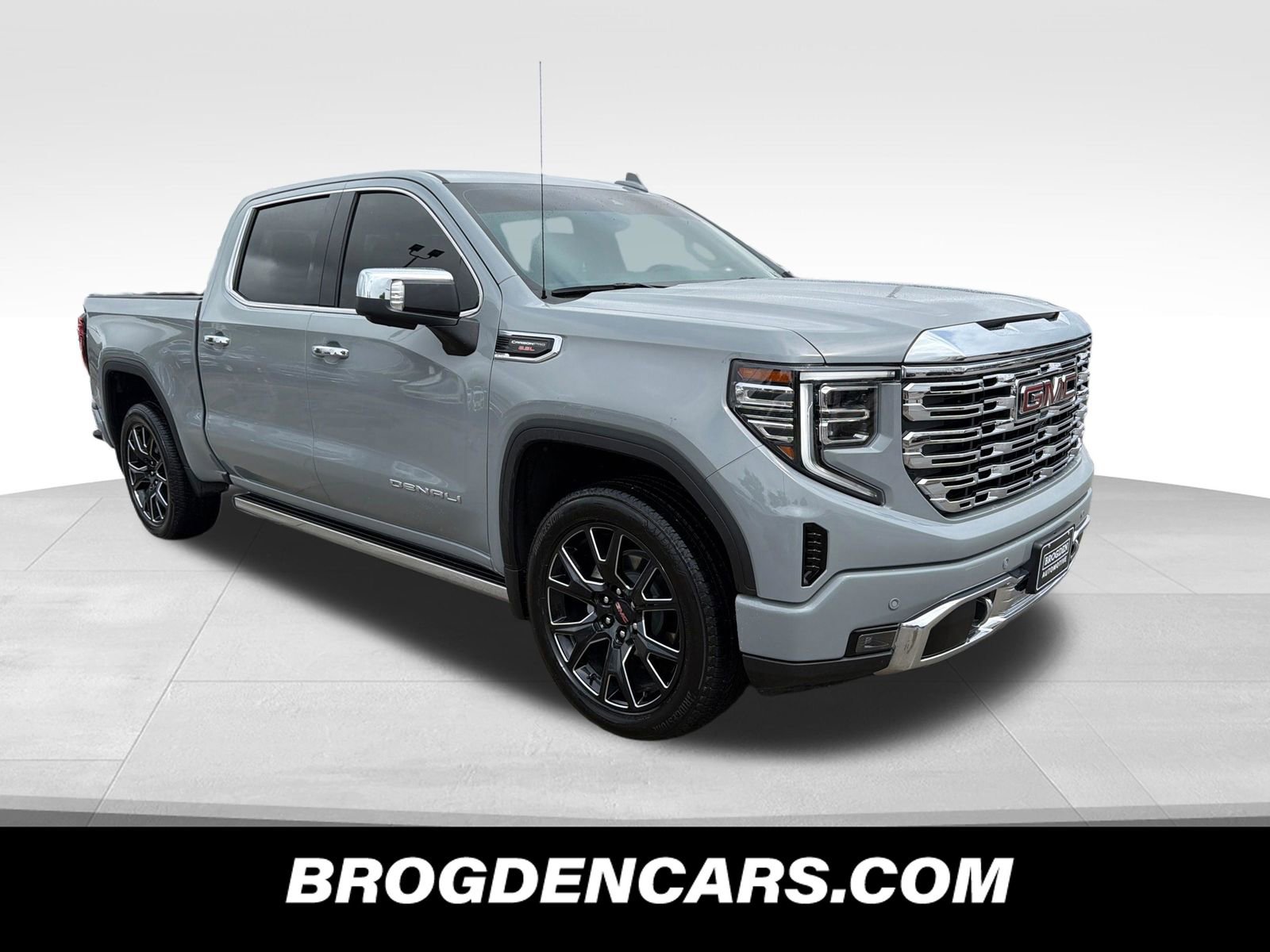 Used 2024 GMC Sierra 1500 Denali AWD/4WD image 1