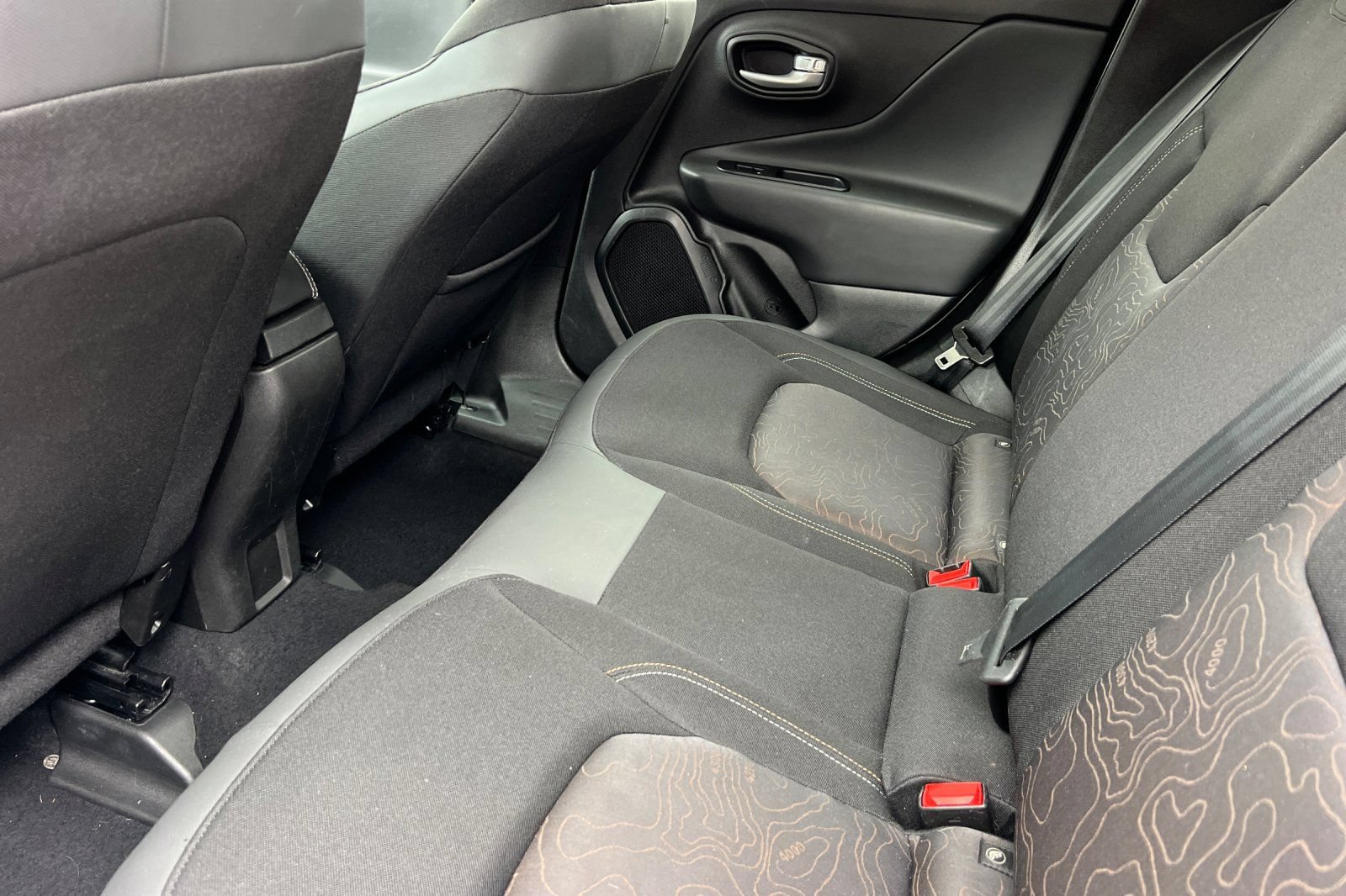 Used 2023 Jeep Renegade Latitude AWD/4WD image 16