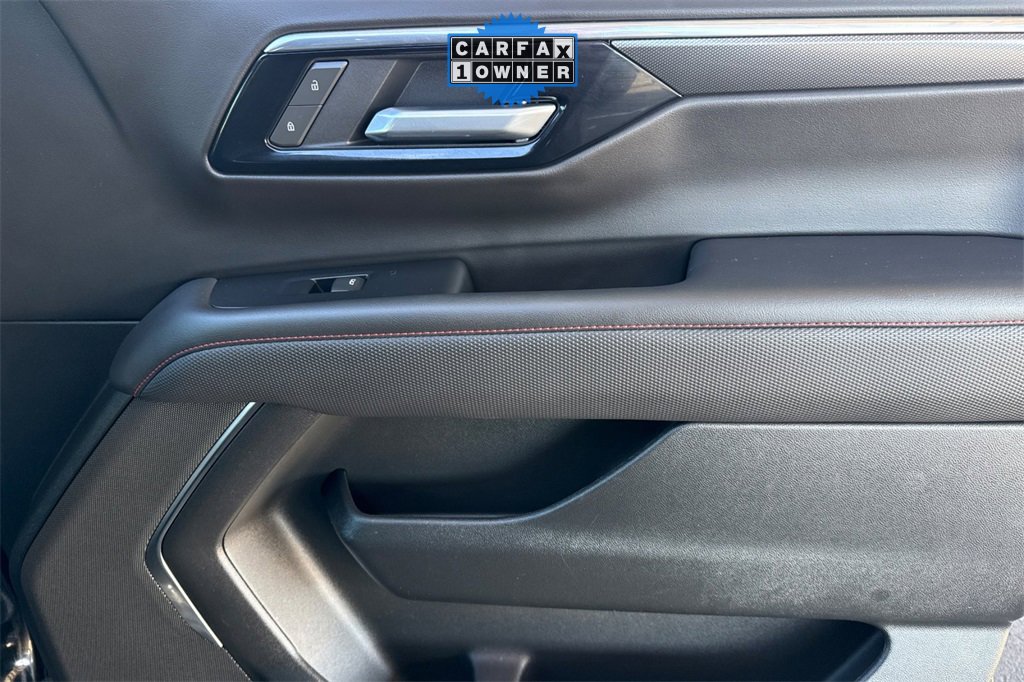 Used 2025 Chevrolet Suburban RST image 27