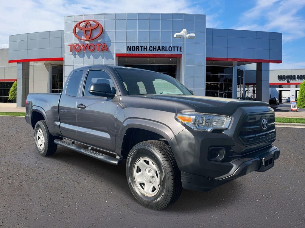 Used 2016 Toyota Tacoma SR image 1